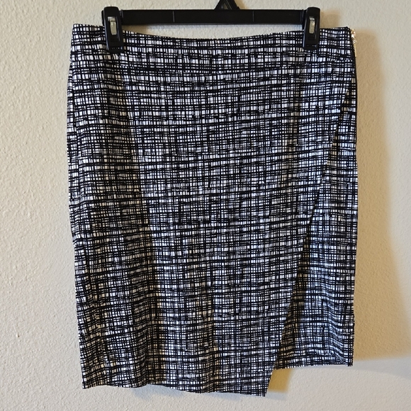 Anne Klein Black and White Pencil Skirt - Picture 1 of 4